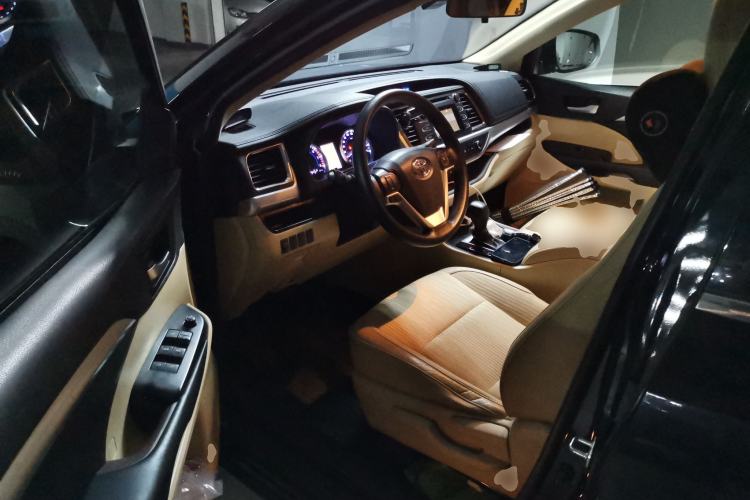 Used Toyota Highlander 2018 2.0T Two-Wheel Drive Elite Edition 7 Seats Emission Standard China V Driver Seat