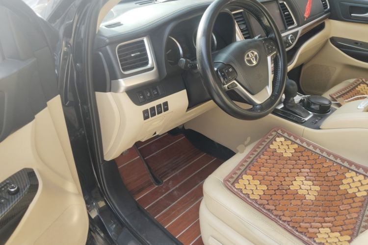 Used Toyota Highlander 2018 2.0T Four-Wheel Drive Supreme Edition 7-Seater China VI Driver Seat