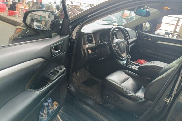 Used Toyota Highlander 2018 2.0T Four-Wheel Drive Prestige Version 7 Seats China V Emission Standard Driver Seat