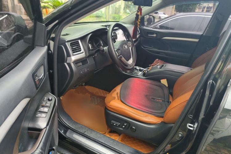 Used Toyota Highlander 2018 2.0T Four-Wheel Drive Prestige Version 7 Seats China V Emission Standard Driver Seat