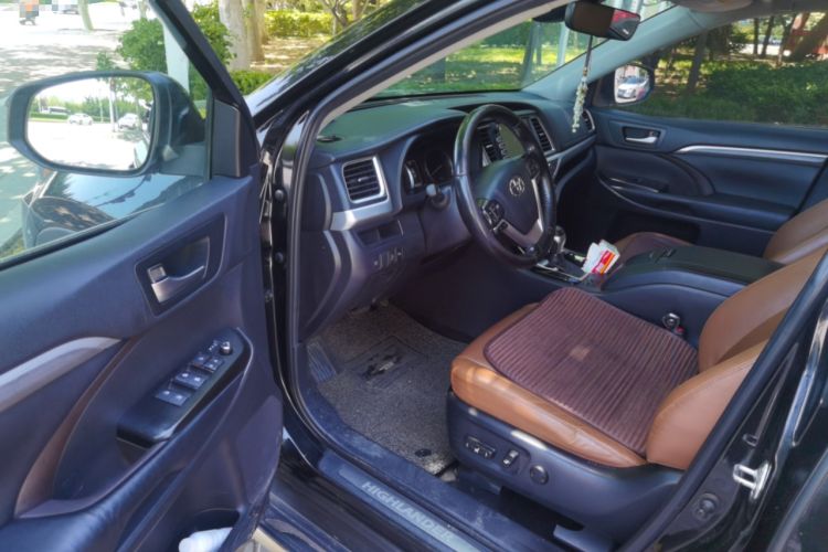 Used Toyota Highlander 2018 2.0T Four-Wheel Drive Knight Edition 7 Seats China VI Standard Driver Seat