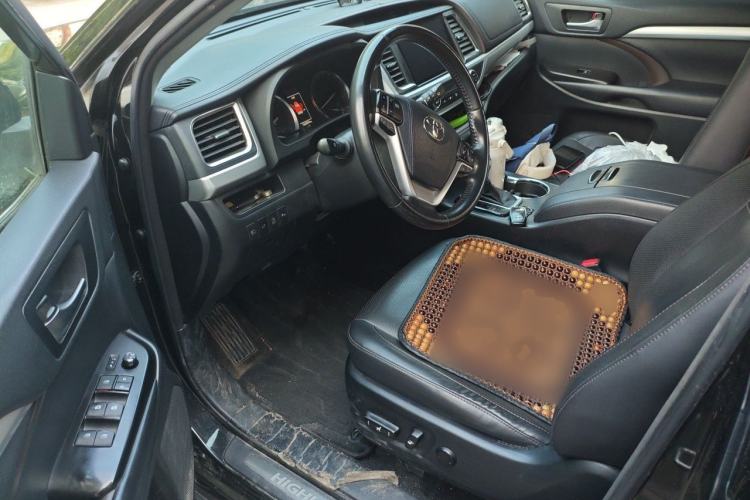 Used Toyota Highlander 2018 2.0T Four-Wheel Drive Prestige Version 7 Seats China V Emission Standard Driver Seat