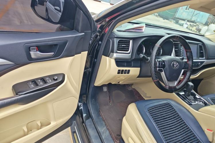 Used Toyota Highlander 2018 2.0T Two-Wheel Drive Elite Version 5 Seats China VI Standard Driver Seat