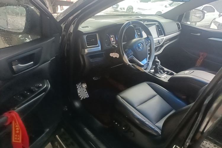 Used Toyota Highlander 2018 2.0T Four-Wheel Drive Prestige Version 7 Seats China V Emission Standard Driver Seat
