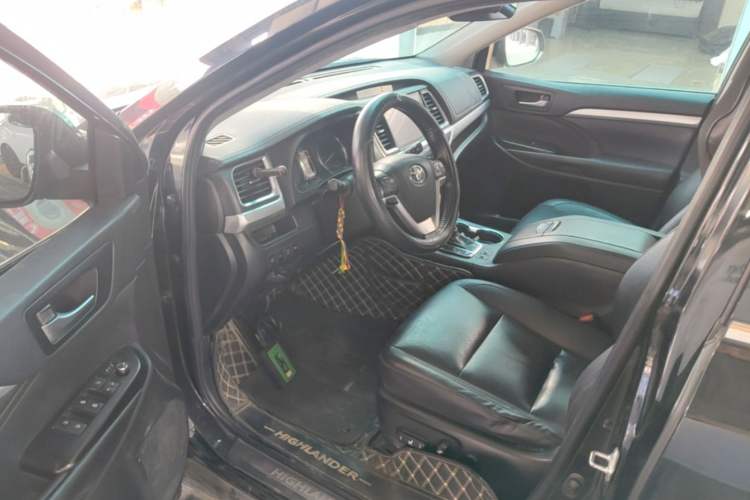 Used Toyota Highlander 2018 2.0T Four-Wheel Drive Prestige Version 7 Seats China VI Standard Driver Seat