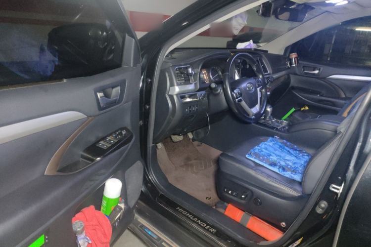 Used Toyota Highlander 2018 2.0T Four-Wheel Drive Prestige Version 7 Seats China VI Standard Driver Seat