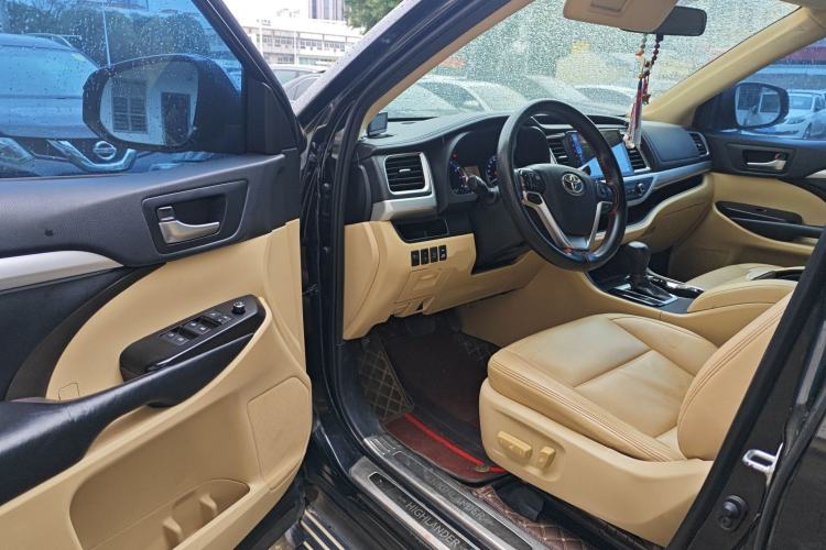 Used Toyota Highlander 2018 2.0T Four-Wheel Drive Elite Edition 7 Seats China VI Standard Driver Seat