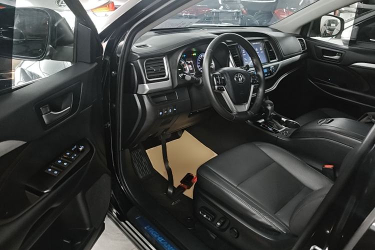 Used Toyota Highlander 2018 2.0T Four-Wheel Drive Prestige Version 7 Seats China VI Standard Driver Seat