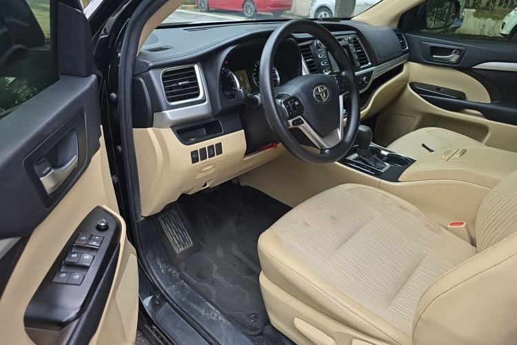 Used Toyota Highlander 2018 2.0T Four-Wheel Drive Elite Edition 7 Seats China VI Standard Driver Seat