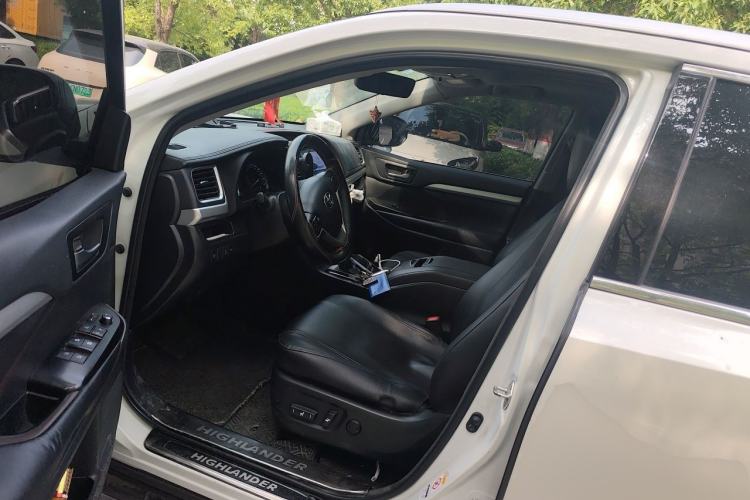Used Toyota Highlander 2018 2.0T Four-Wheel Drive Luxury Version 7 Seats China VI Standard Driver Seat