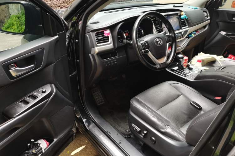 Used Toyota Highlander 2018 2.0T Four-Wheel Drive Prestige Version 7 Seats China V Emission Standard Driver Seat
