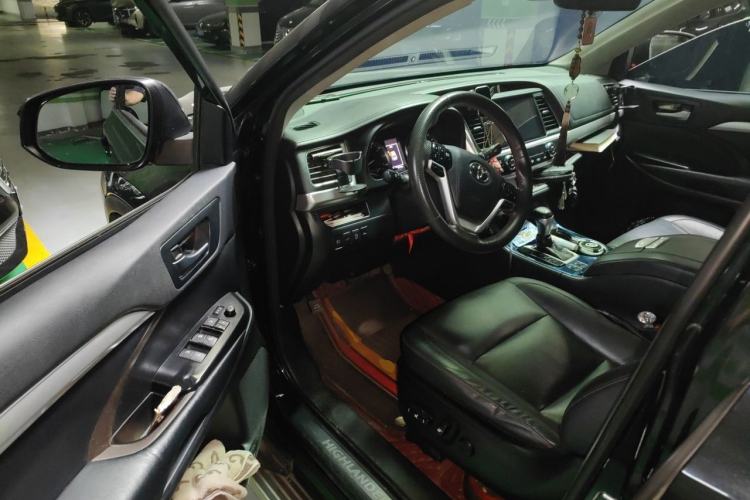 Used Toyota Highlander 2018 2.0T Four-Wheel Drive Prestige Version 7 Seats China V Emission Standard Driver Seat
