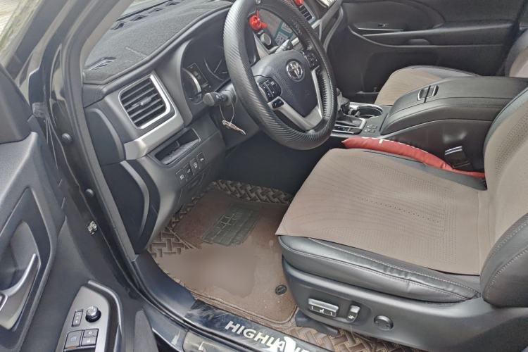 Used Toyota Highlander 2018 2.0T Two-Wheel Drive Prestige Edition 7 Seats China VI Standard Driver Seat