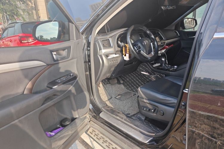 Used Toyota Highlander 2018 2.0T Four-Wheel Drive Prestige Version 7 Seats China V Emission Standard Driver Seat