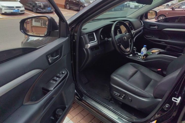 Used Toyota Highlander 2018 2.0T Four-Wheel Drive Prestige Version 7 Seats China VI Standard Driver Seat