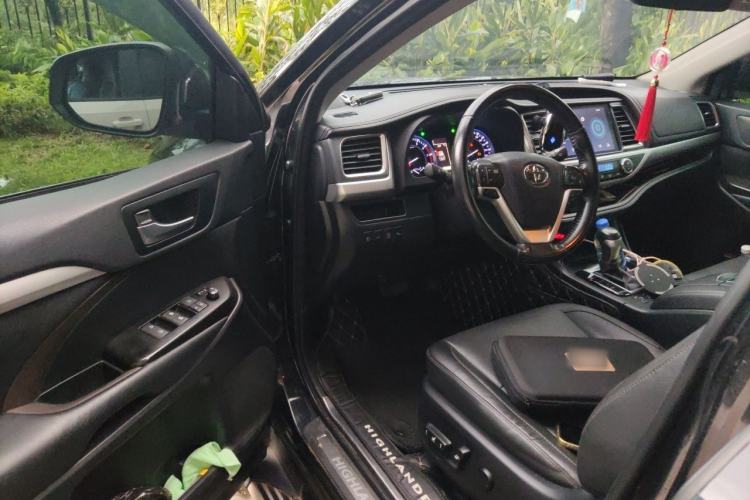Used Toyota Highlander 2018 2.0T Four-Wheel Drive Prestige Version 7 Seats China V Emission Standard Driver Seat
