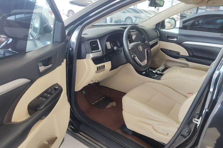 Used Toyota Highlander 2018 2.0T Two-Wheel Drive Elite Version 5 Seats China VI Standard Driver Seat