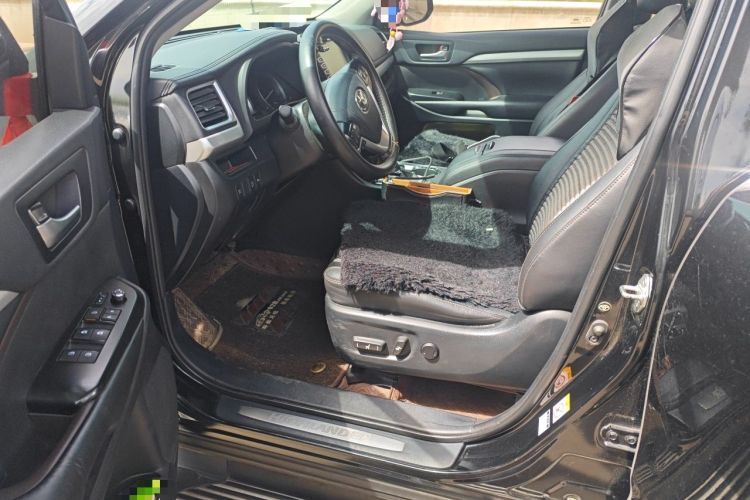Used Toyota Highlander 2018 2.0T Four-Wheel Drive Luxury Version 7 Seats China VI Standard Driver Seat