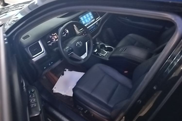 Used Toyota Highlander 2018 2.0T Four-Wheel Drive Luxury Version 7 Seats China VI Standard Driver Seat