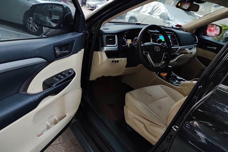 Used Toyota Highlander 2018 2.0T Two-Wheel Drive Elite Version 5 Seats China VI Standard Driver Seat