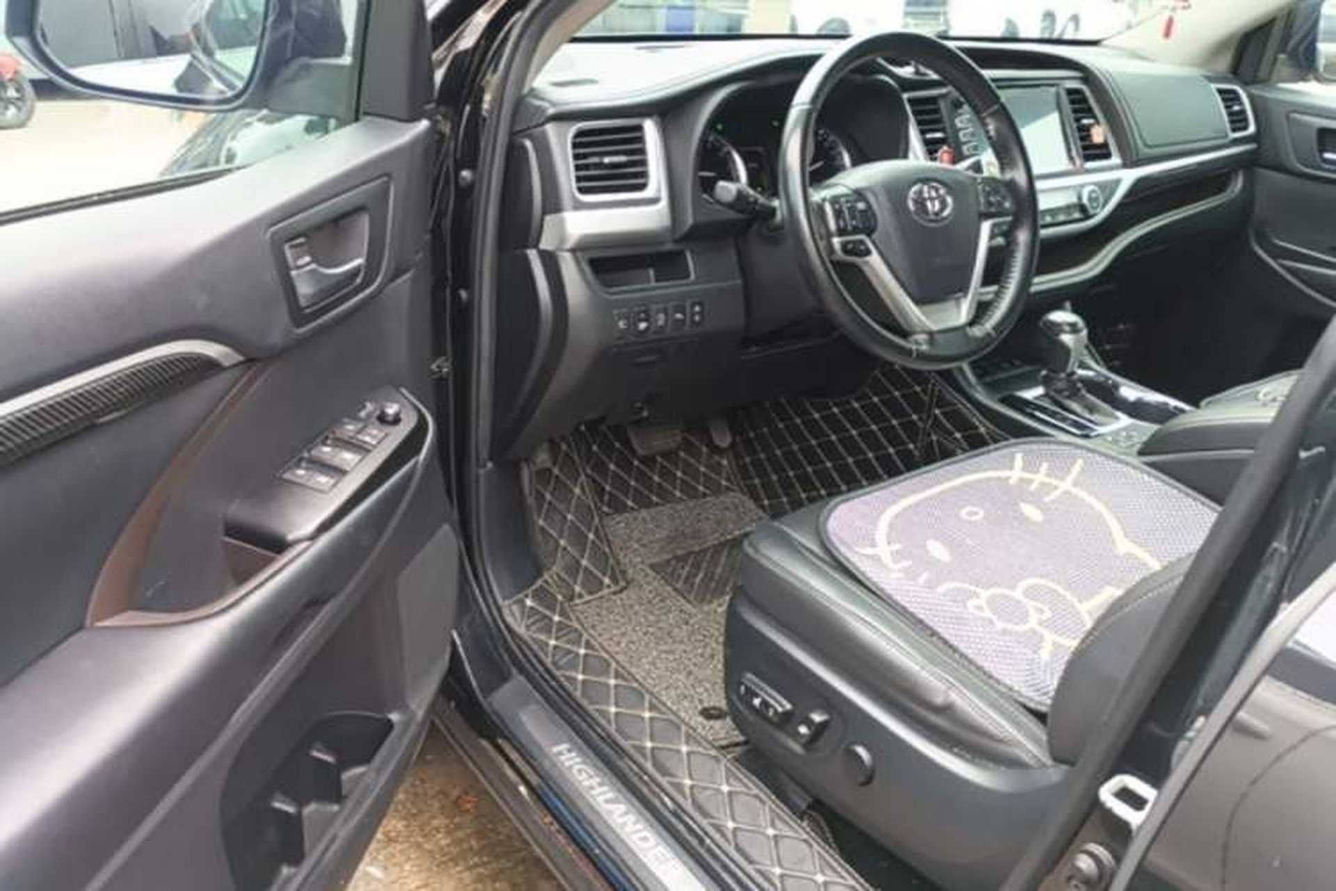 Used Toyota Highlander 2018 2.0T Four-Wheel Drive Luxury Version 7 Seats China VI Standard Driver Seat