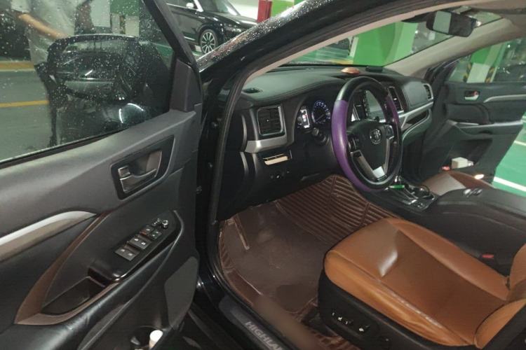 Used Toyota Highlander 2018 2.0T Four-Wheel Drive Knight Edition 7 Seats China VI Standard Driver Seat