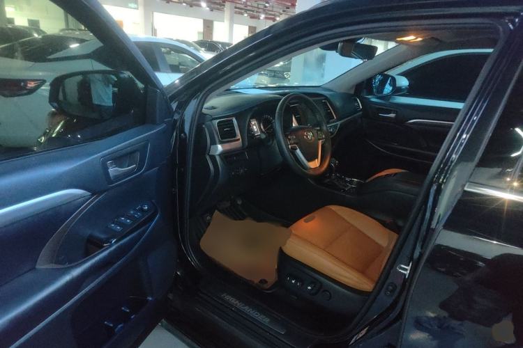 Used Toyota Highlander 2018 2.0T Four-Wheel Drive Knight Edition 7 Seats China VI Standard Driver Seat