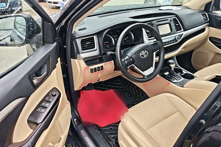 Used Toyota Highlander 2018 2.0T Four-Wheel Drive Luxury Edition 7 Seats China V Emission Standard Driver Seat