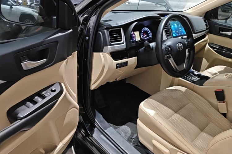 Used Toyota Highlander 2018 2.0T Two-Wheel Drive Elite Version 5 Seats China VI Standard Driver Seat