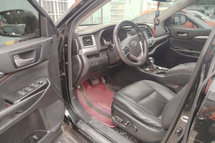 Used Toyota Highlander 2018 2.0T Four-Wheel Drive Prestige Version 7 Seats China VI Standard Driver Seat