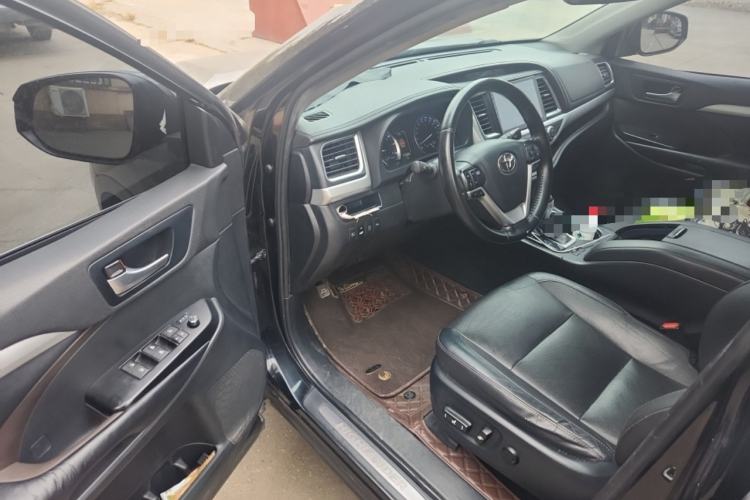 Used Toyota Highlander 2018 2.0T Four-Wheel Drive Luxury Version 7 Seats China VI Standard Driver Seat