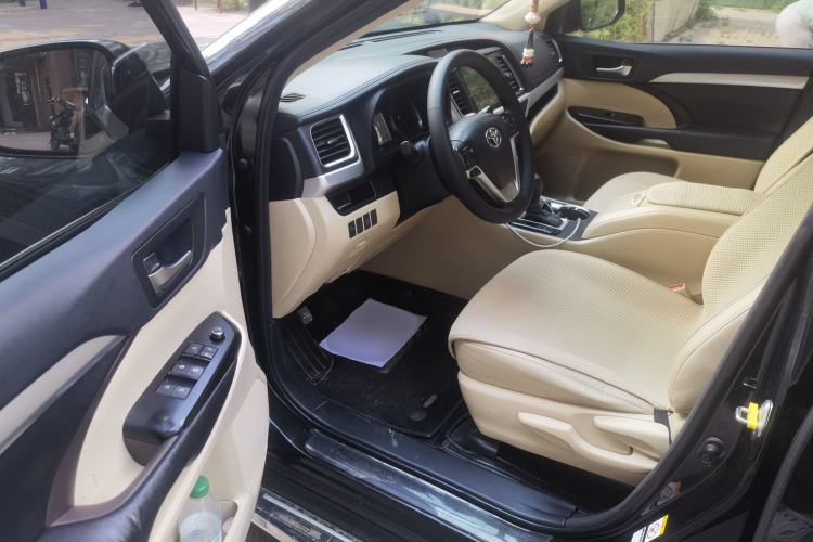 Used Toyota Highlander 2018 2.0T Four-Wheel Drive Elite Edition 7 Seats China V Standard Driver Seat