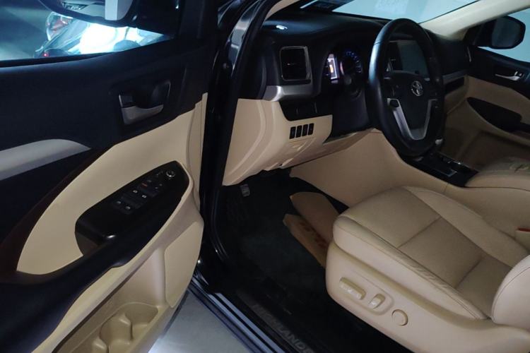 Used Toyota Highlander 2018 2.0T Four-Wheel Drive Prestige Version 7 Seats China VI Standard Driver Seat