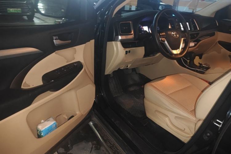 Used Toyota Highlander 2018 2.0T Two-Wheel Drive Elite Edition 5 Seats Emission Standard China V Driver Seat