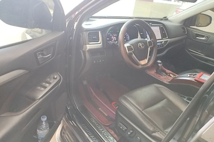 Used Toyota Highlander 2018 2.0T Four-Wheel Drive Luxury Edition 7 Seats China V Emission Standard Driver Seat