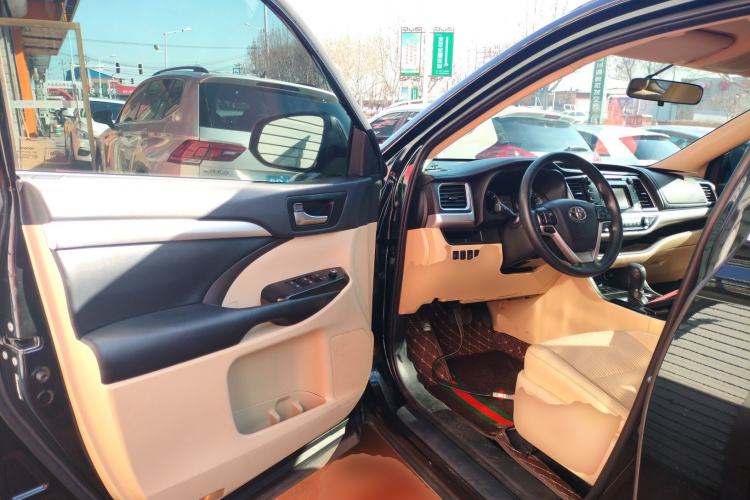 Used Toyota Highlander 2018 2.0T Two-Wheel Drive Elite Version 5 Seats China VI Standard Driver Seat