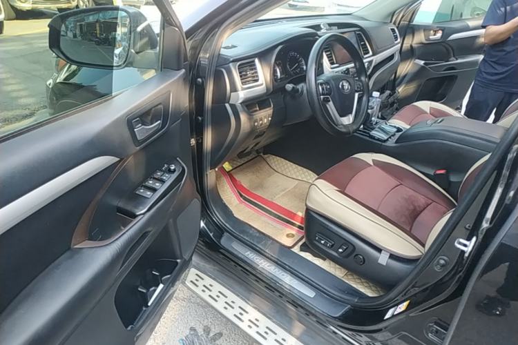 Used Toyota Highlander 2018 2.0T Four-Wheel Drive Prestige Version 7 Seats China VI Standard Driver Seat