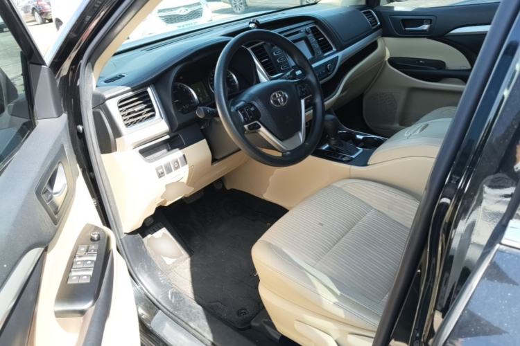 Used Toyota Highlander 2018 2.0T Two-Wheel Drive Elite Version 5 Seats China VI Standard Driver Seat