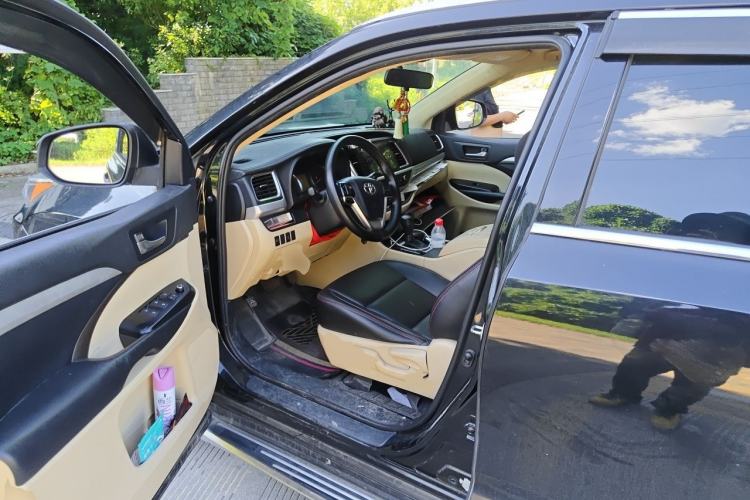 Used Toyota Highlander 2018 2.0T Two-Wheel Drive Elite Version 5 Seats China VI Standard Driver Seat