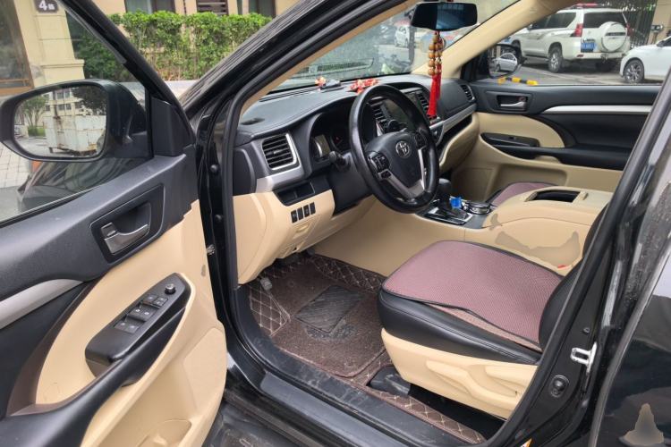Used Toyota Highlander 2018 2.0T Two-Wheel Drive Elite Edition 5 Seats Emission Standard China V Driver Seat