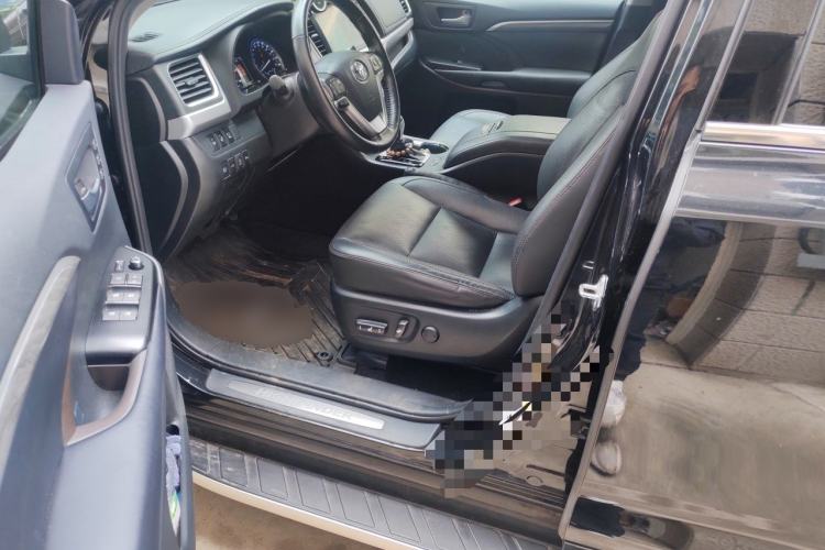 Used Toyota Highlander 2018 2.0T Four-Wheel Drive Supreme Edition 7-Seater China VI Driver Seat