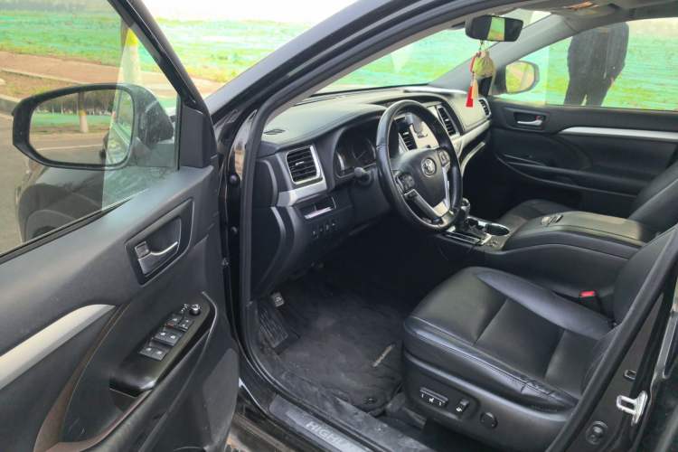Used Toyota Highlander 2018 2.0T Four-Wheel Drive Prestige Version 7 Seats China VI Standard Driver Seat