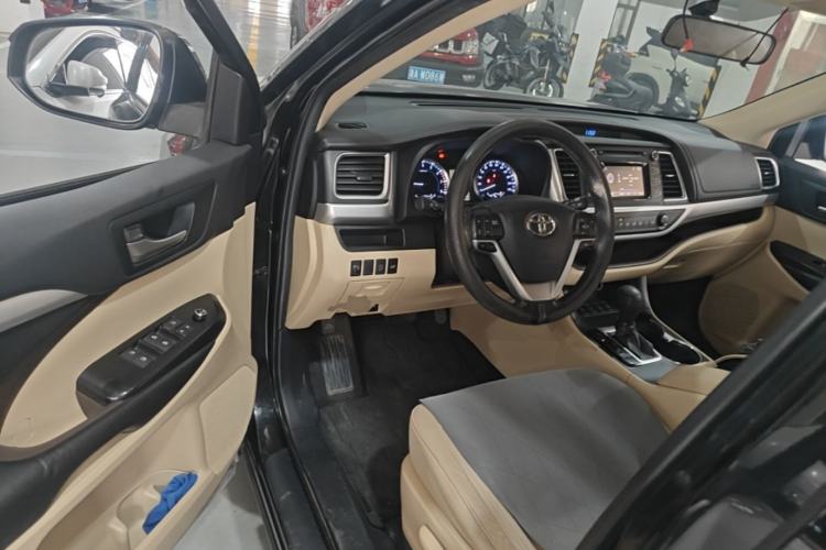 Used Toyota Highlander 2018 2.0T Four-Wheel Drive Elite Edition 7 Seats China VI Standard Driver Seat