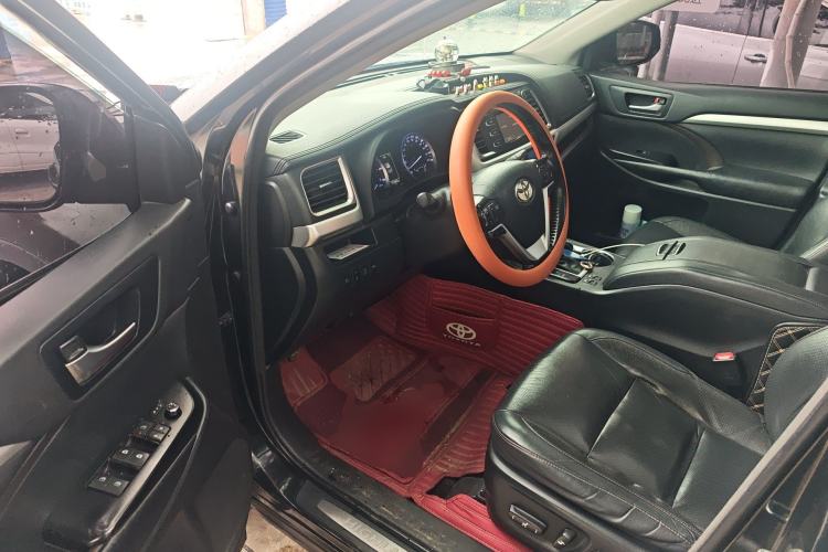 Used Toyota Highlander 2018 2.0T Four-Wheel Drive Luxury Version 7 Seats China VI Standard Driver Seat