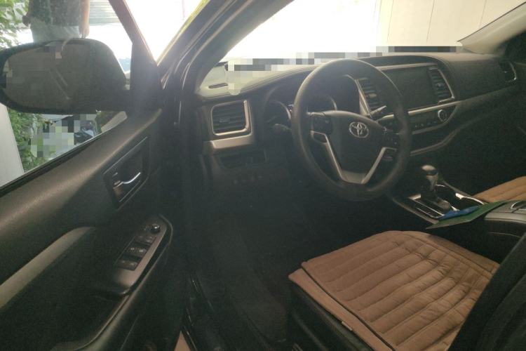 Used Toyota Highlander 2018 2.0T Two-Wheel Drive Prestige Version 7 Seats China V Emission Standard Driver Seat
