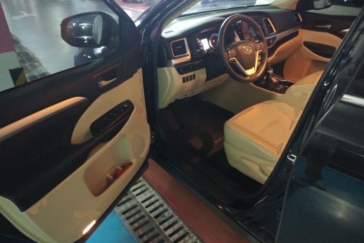 Used Toyota Highlander 2018 2.0T Two-Wheel Drive Elite Version 5 Seats China VI Standard Driver Seat
