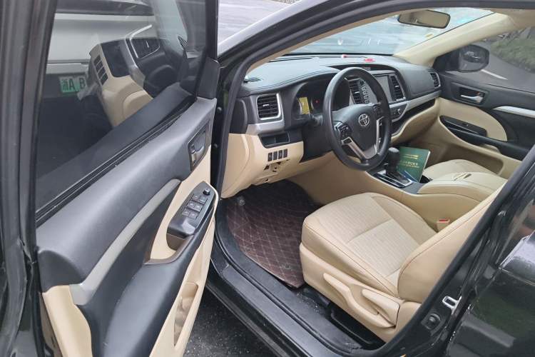 Used Toyota Highlander 2018 2.0T Four-Wheel Drive Elite Edition 7 Seats China V Standard Driver Seat
