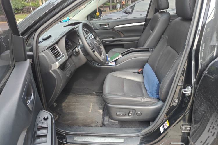 Used Toyota Highlander 2018 2.0T Four-Wheel Drive Luxury Edition 7 Seats China V Emission Standard Driver Seat