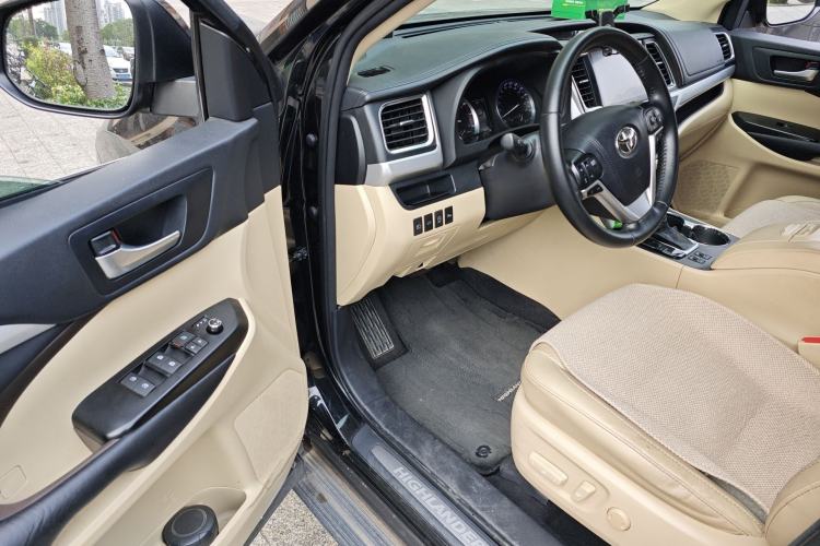 Used Toyota Highlander 2018 2.0T Four-Wheel Drive Prestige Version 7 Seats China VI Standard Driver Seat