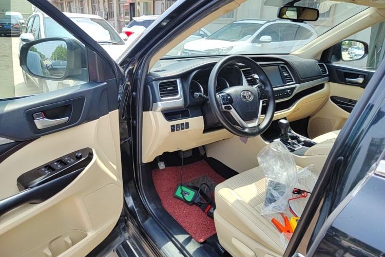 Used Toyota Highlander 2018 2.0T Four-Wheel Drive Elite Edition 7 Seats China VI Standard Driver Seat